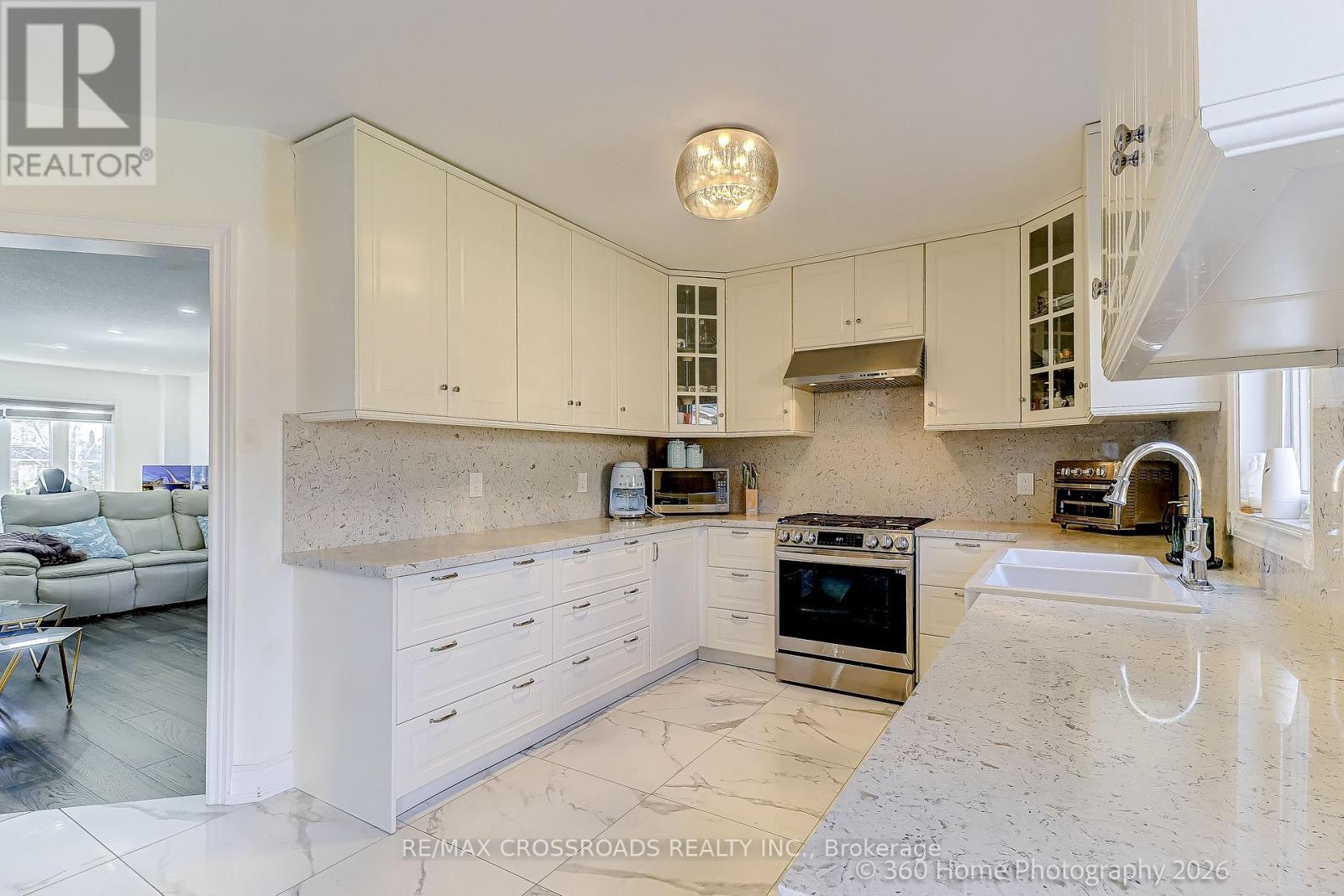 80 Lois Drive, Vaughan, Ontario  L4H 1H8 - Photo 9 - N12956990