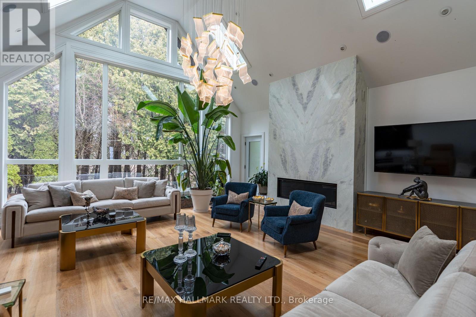 124 Timpson Drive, Aurora, Ontario  L4G 5N5 - Photo 3 - N12957026