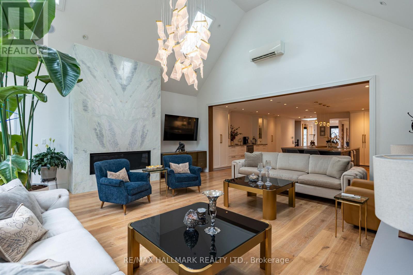 124 Timpson Drive, Aurora, Ontario  L4G 5N5 - Photo 6 - N12957026