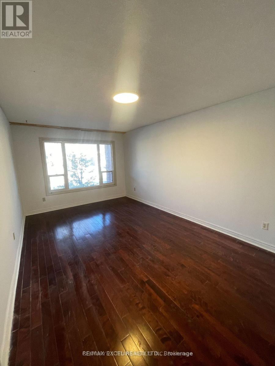 Main - 60 Normandy Crescent, Richmond Hill, Ontario  L4C 8L7 - Photo 12 - N12957046