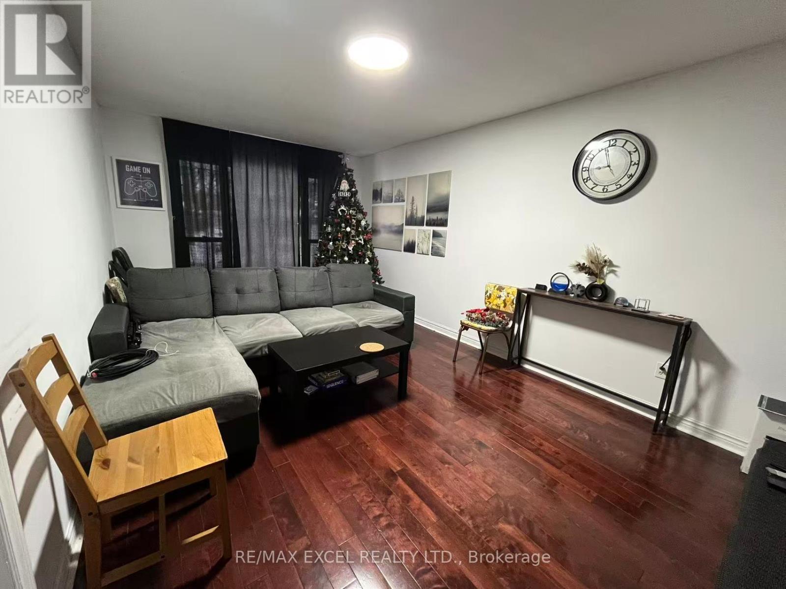 Main - 60 Normandy Crescent, Richmond Hill, Ontario  L4C 8L7 - Photo 2 - N12957046