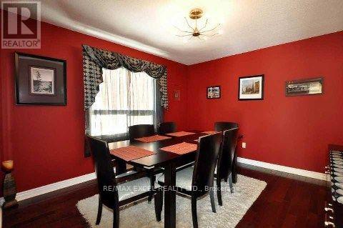 Main - 60 Normandy Crescent, Richmond Hill, Ontario  L4C 8L7 - Photo 5 - N12957046