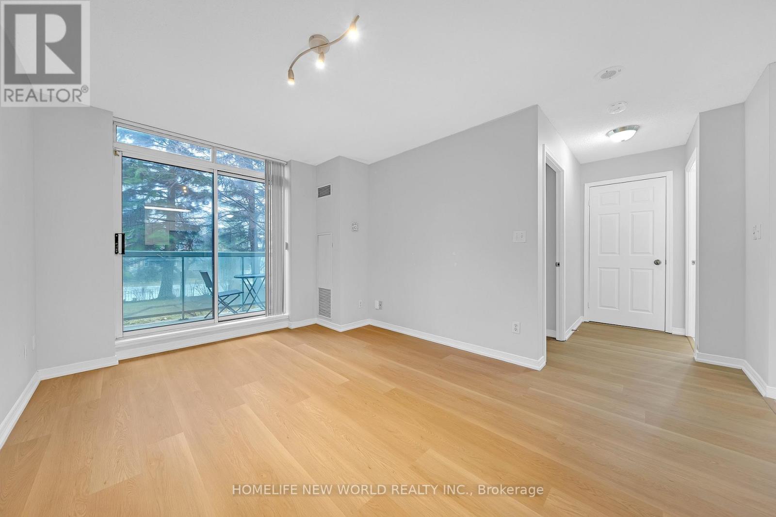 105 - 3 Ellesmere Street, Richmond Hill, Ontario L4B 4N2 - Photo 6 - N12955398