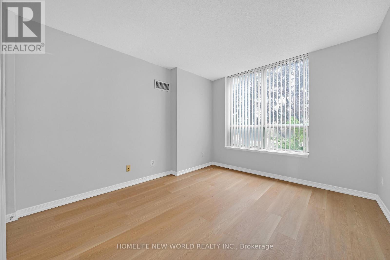 105 - 3 Ellesmere Street, Richmond Hill, Ontario L4B 4N2 - Photo 8 - N12955398