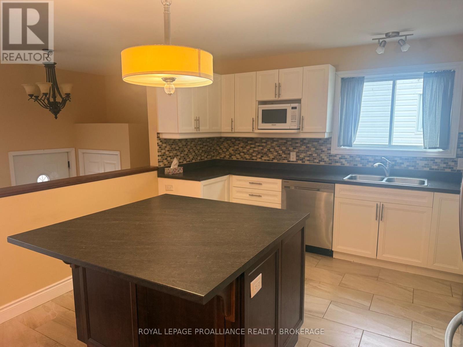 614 Barnsley Crescent, Kingston, Ontario  K7M 8X4 - Photo 6 - X12806818