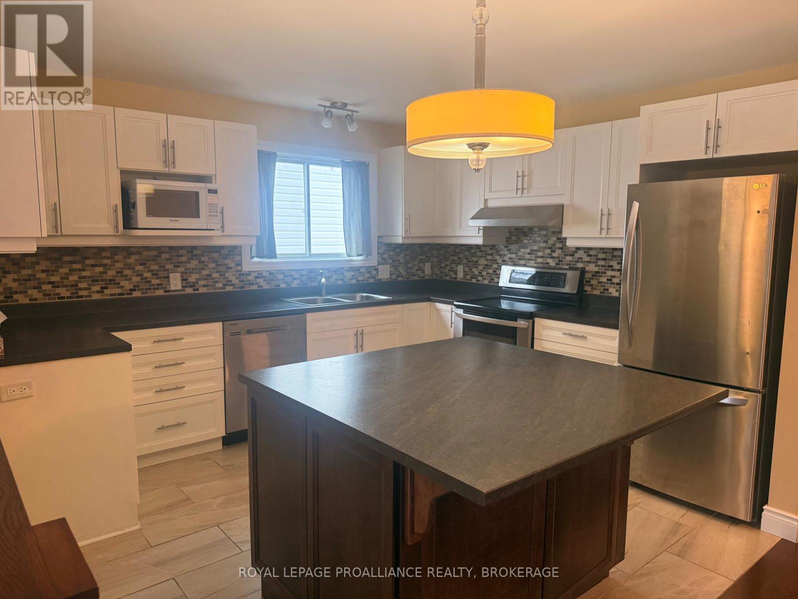 614 Barnsley Crescent, Kingston, Ontario  K7M 8X4 - Photo 5 - X12806818