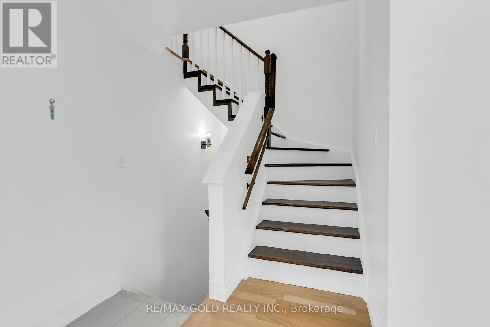 5842 Questman Hollow, Mississauga, Ontario  L5M 6P3 - Photo 19 - W12956942