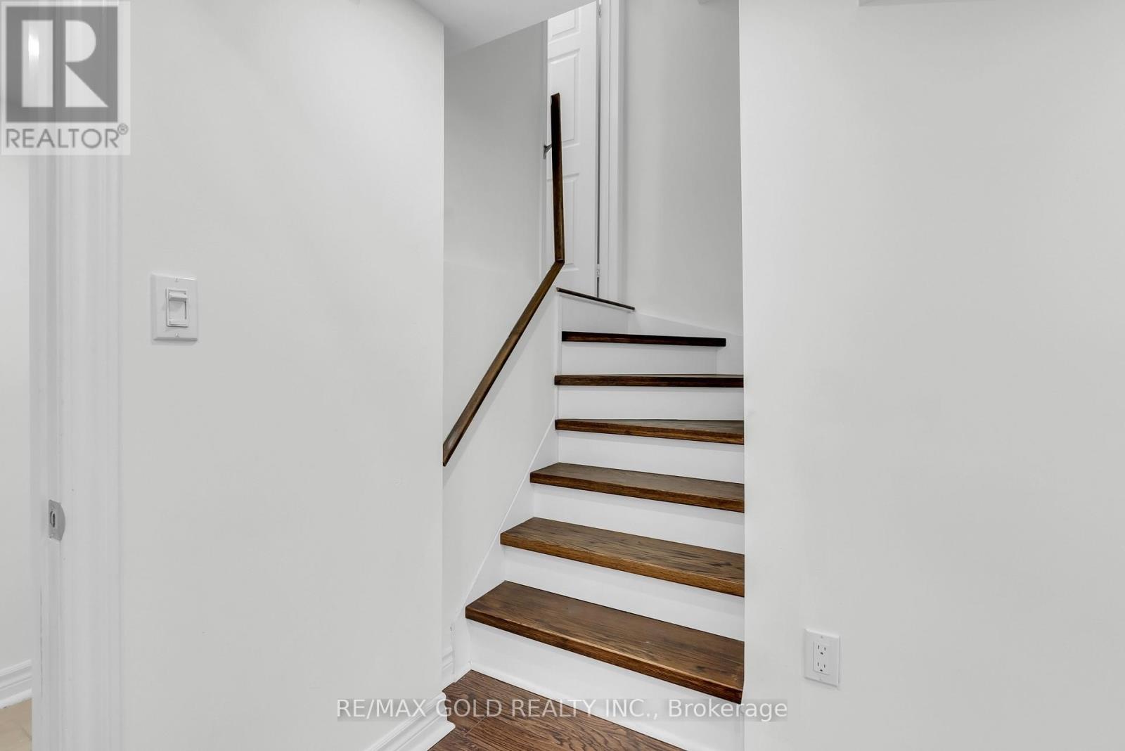 5842 Questman Hollow, Mississauga, Ontario  L5M 6P3 - Photo 33 - W12956942