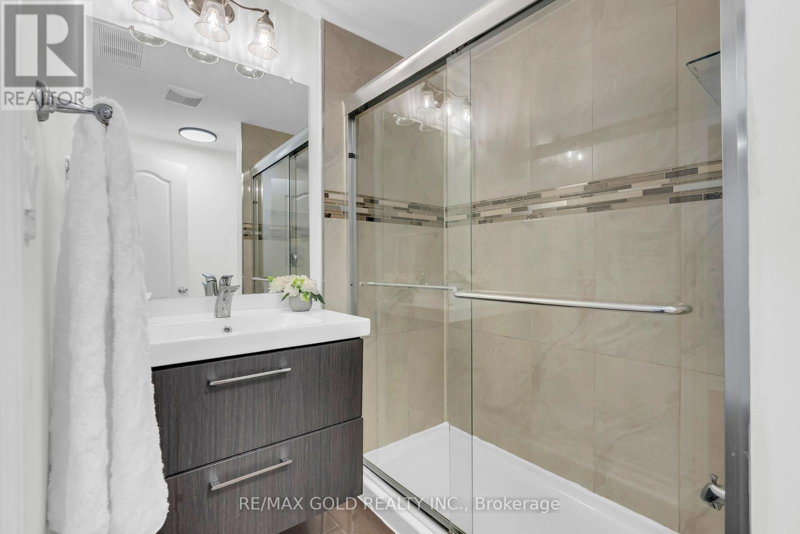 5842 Questman Hollow, Mississauga, Ontario  L5M 6P3 - Photo 38 - W12956942