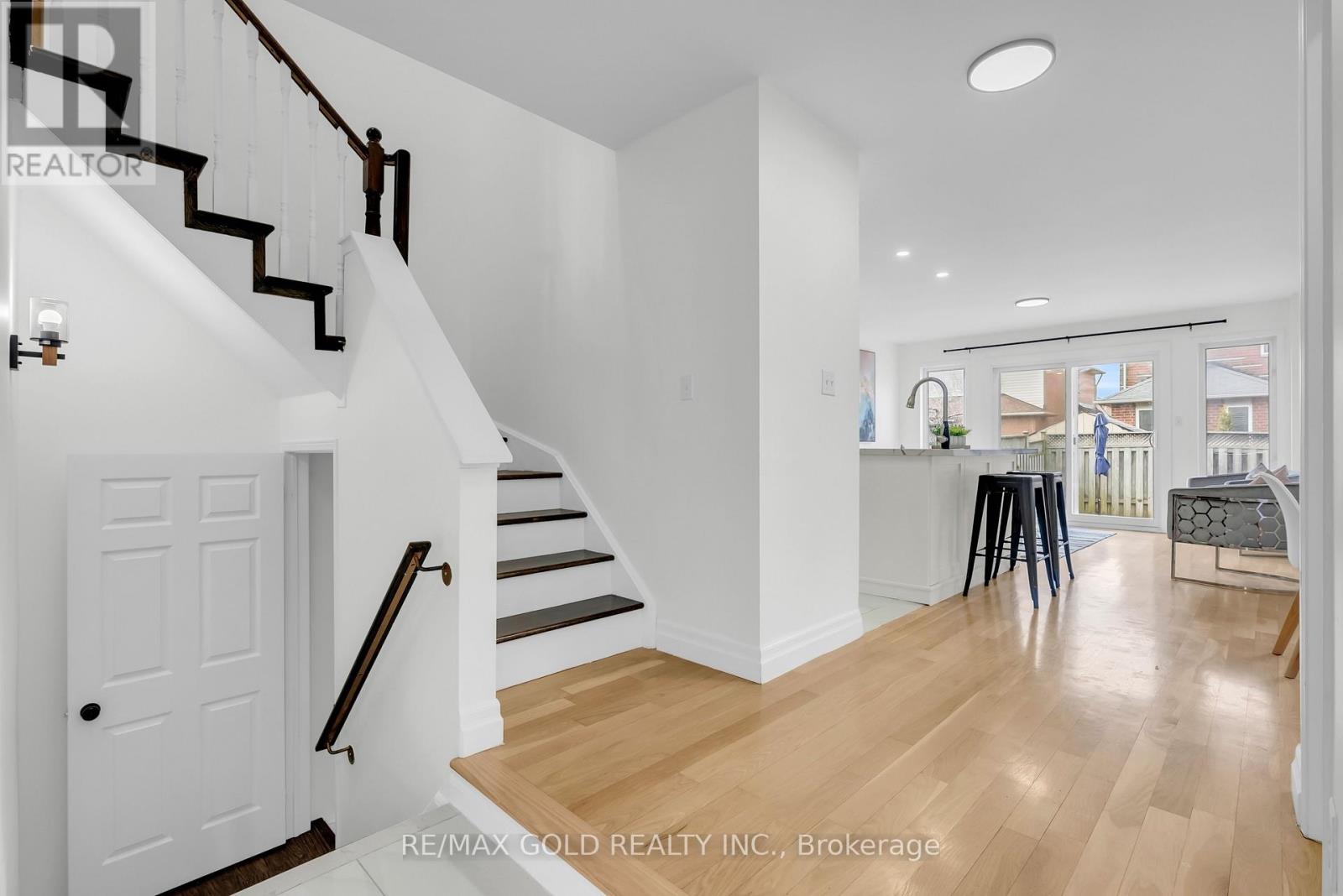 5842 Questman Hollow, Mississauga, Ontario  L5M 6P3 - Photo 5 - W12956942