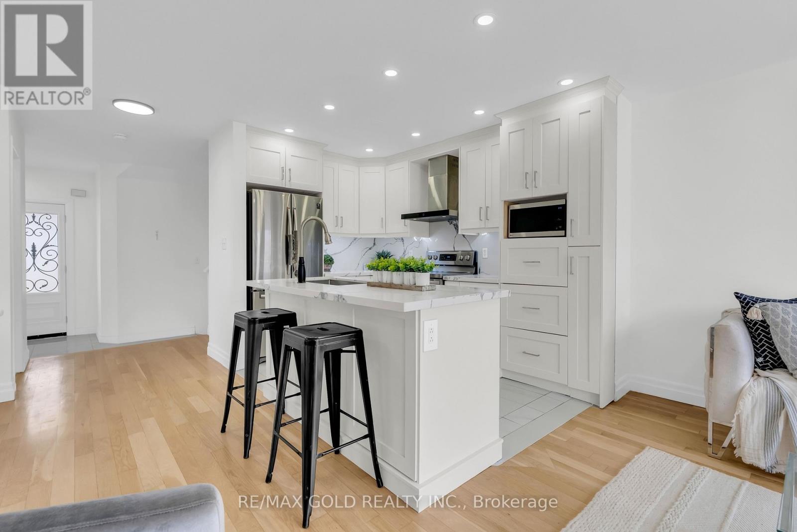 5842 Questman Hollow, Mississauga, Ontario  L5M 6P3 - Photo 9 - W12956942