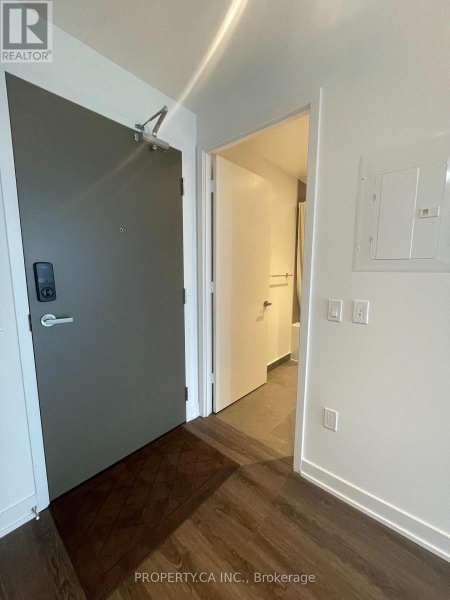 3409 - 448 Burnhamthorpe Road W, Mississauga (City Centre), Ontario  L5B 0R4 - Photo 2 - W12956944