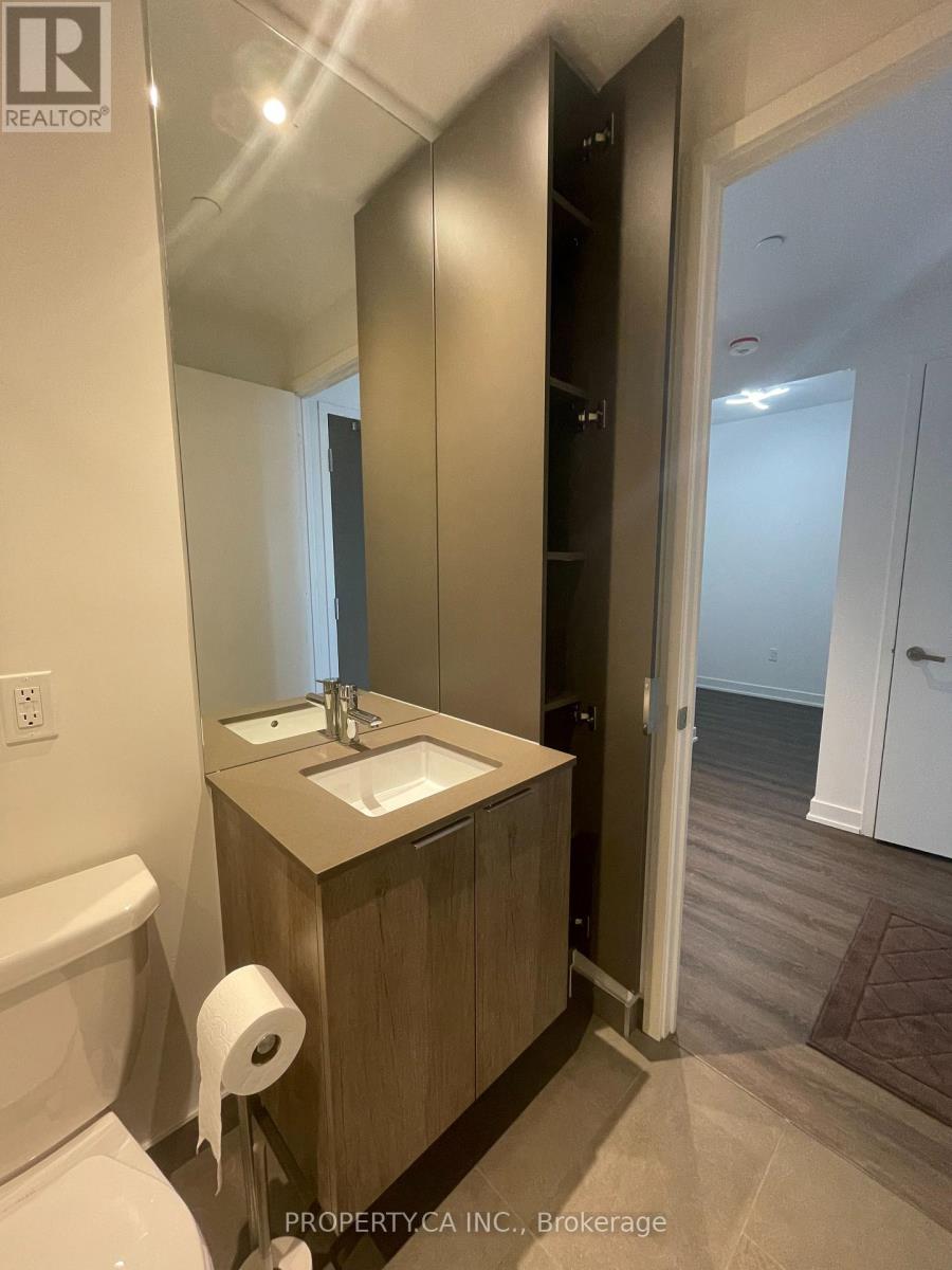 3409 - 448 Burnhamthorpe Road W, Mississauga (City Centre), Ontario  L5B 0R4 - Photo 4 - W12956944