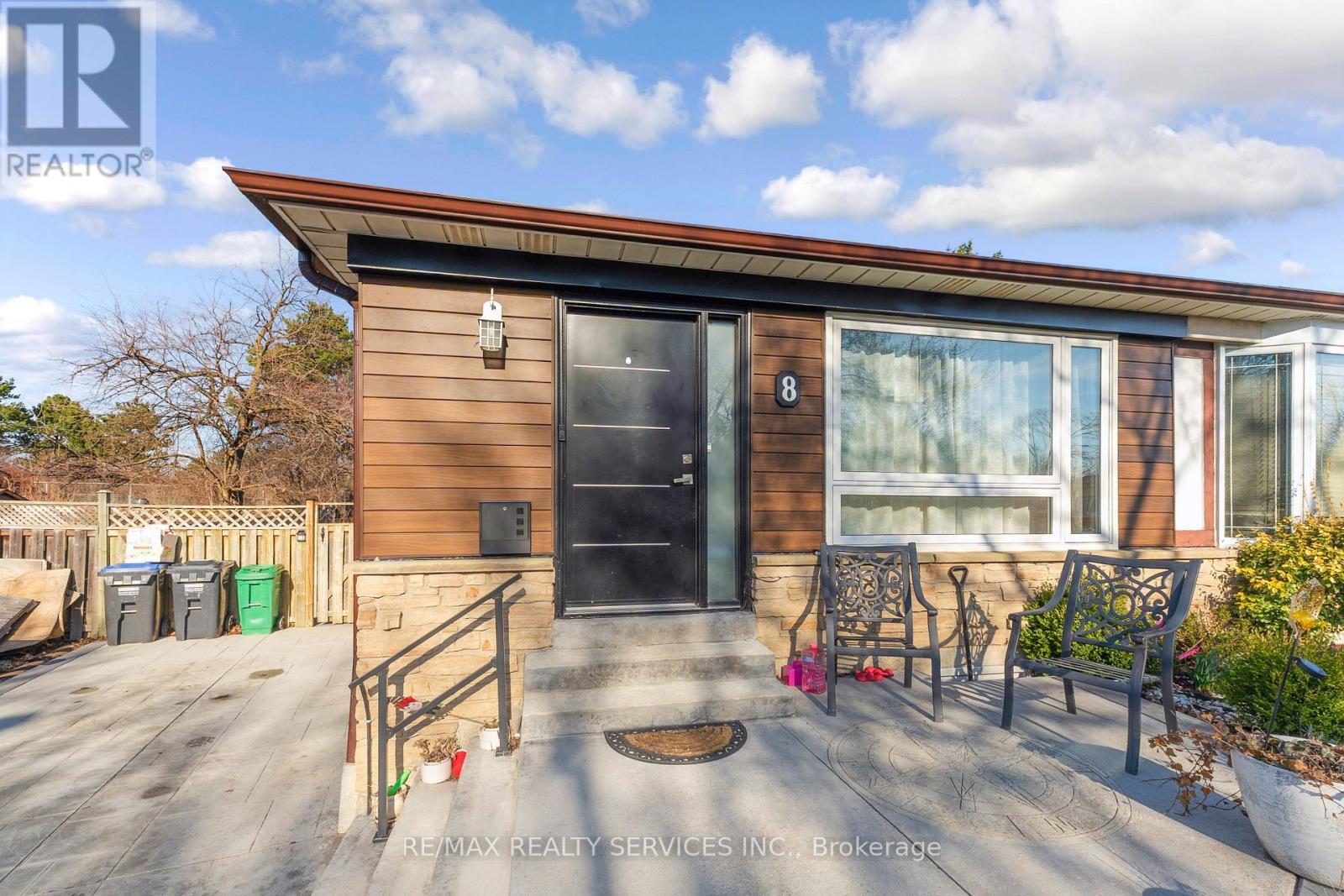 8 Chipwood Crescent, Brampton (Madoc), Ontario  L6V 2E5 - Photo 3 - W12956956