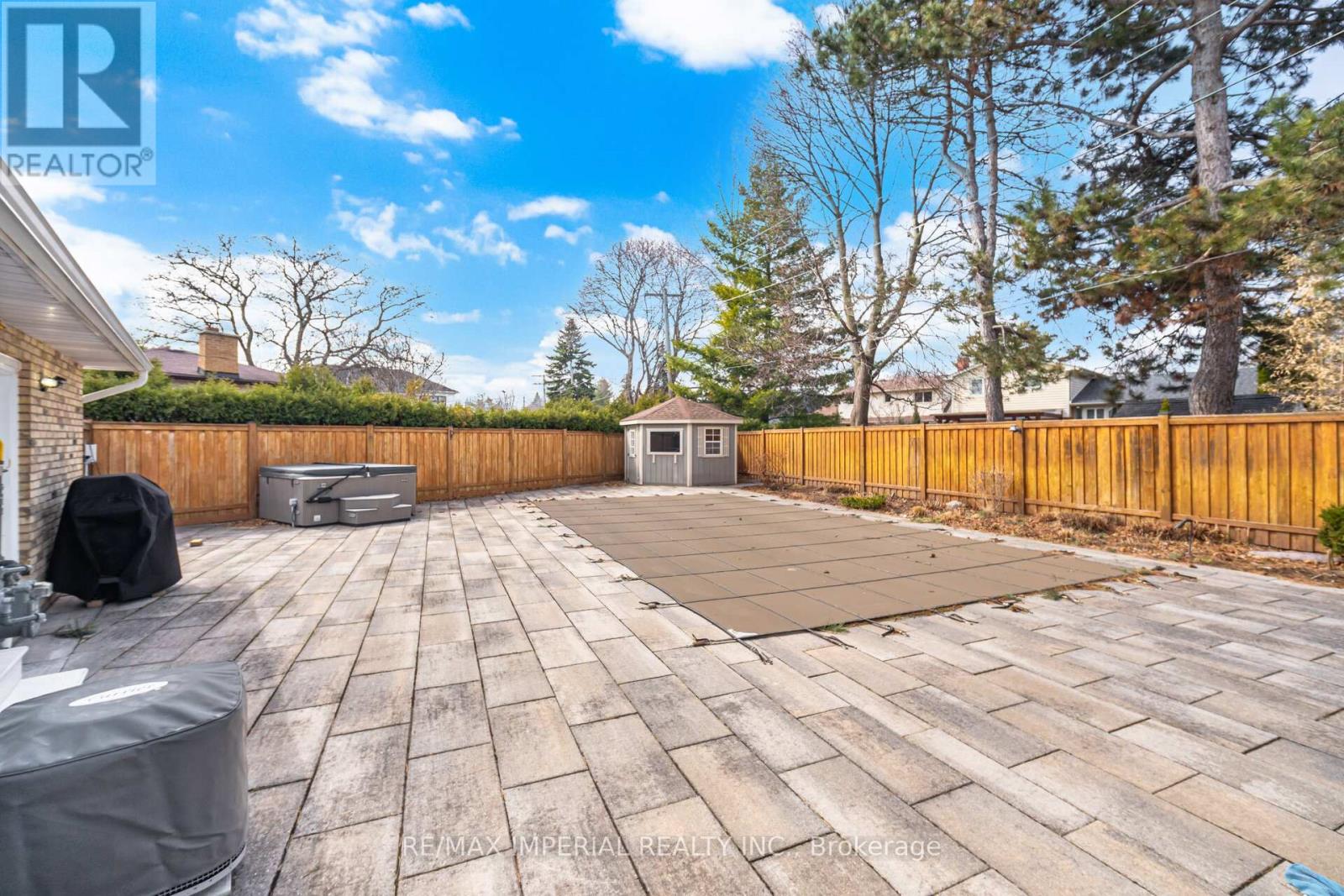 225 Barrymore Court, Burlington, Ontario  L7T 1B7 - Photo 28 - W12957006