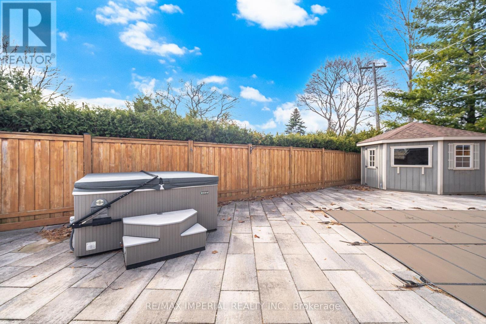 225 Barrymore Court, Burlington, Ontario  L7T 1B7 - Photo 30 - W12957006