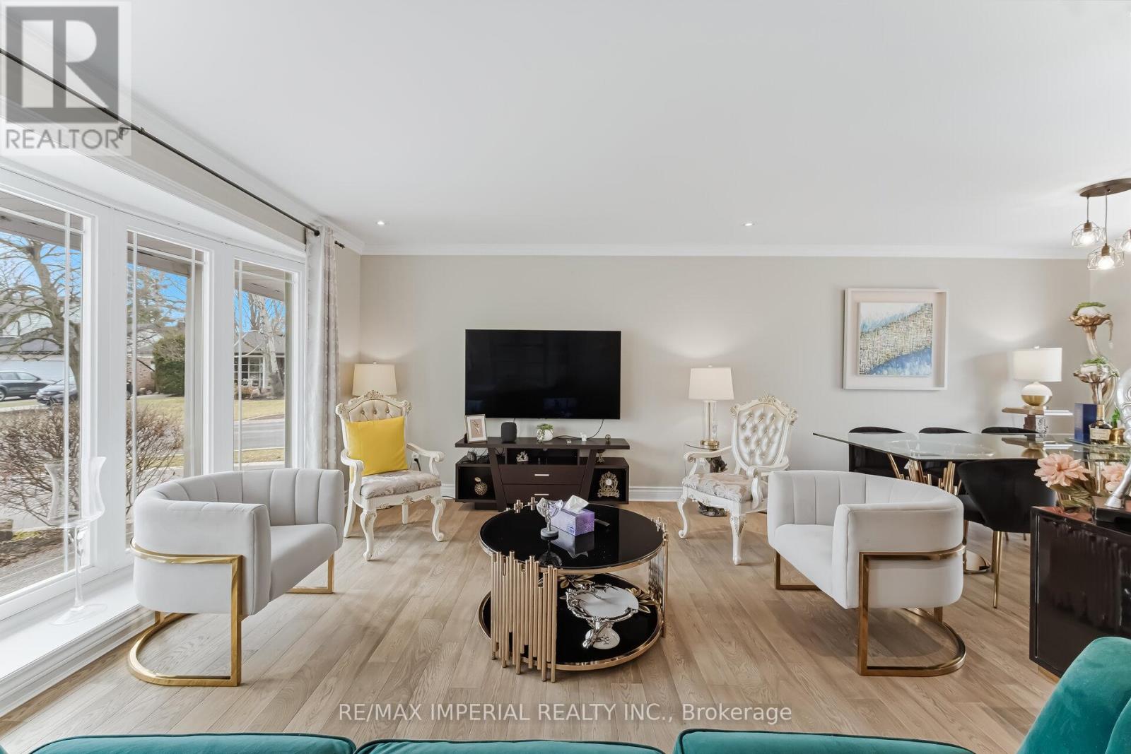 225 Barrymore Court, Burlington, Ontario  L7T 1B7 - Photo 6 - W12957006