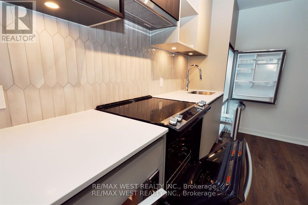 822 - 395 Dundas Street W, Oakville (Go Glenorchy), Ontario  L6M 5R8 - Photo 14 - W12957016