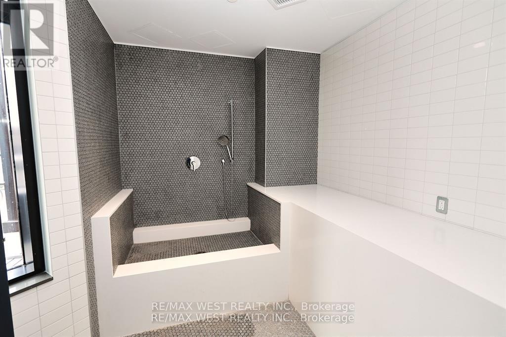 822 - 395 Dundas Street W, Oakville (Go Glenorchy), Ontario  L6M 5R8 - Photo 42 - W12957016