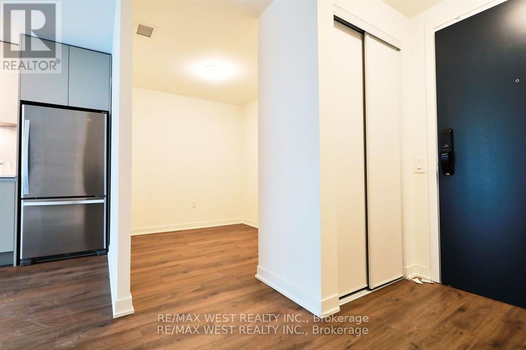 822 - 395 Dundas Street W, Oakville (Go Glenorchy), Ontario  L6M 5R8 - Photo 6 - W12957016