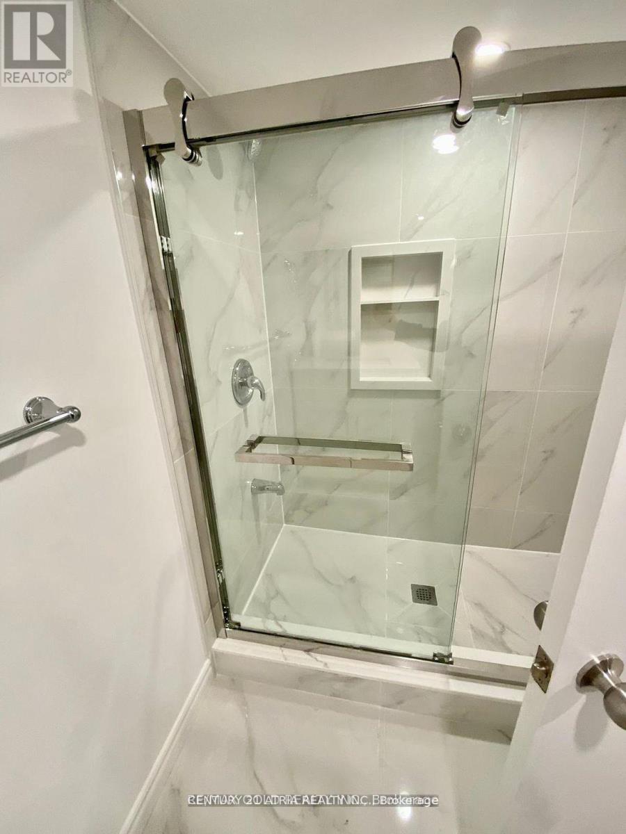 Lower - 1070 Fergus Avenue, Mississauga (Lakeview), Ontario  L5E 2P1 - Photo 8 - W12957044