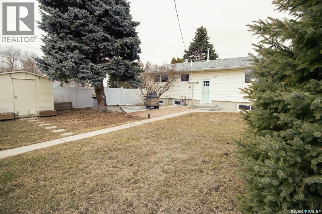 1231 Grandview Street W, Moose Jaw, Saskatchewan  S6H 5M3 - Photo 38 - SK032067