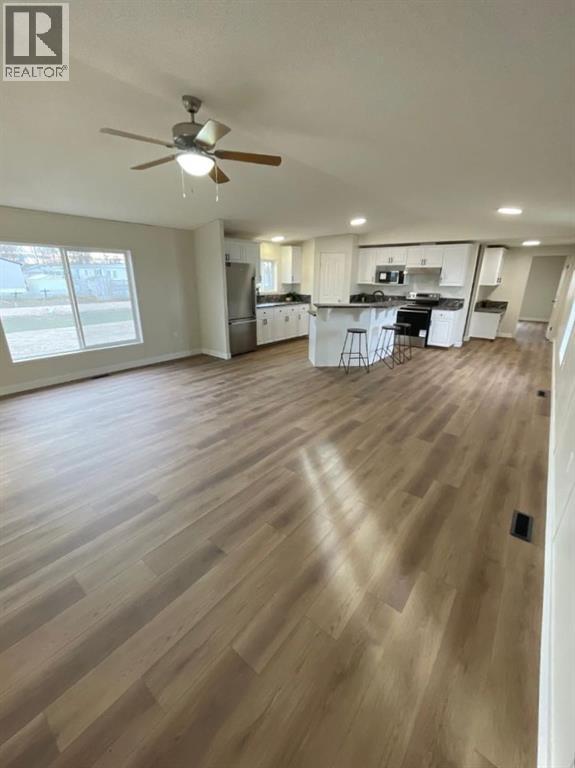 384-410 Conductor Blvd, Coaldale, Alberta  T1M 1P6 - Photo 7 - A2293350