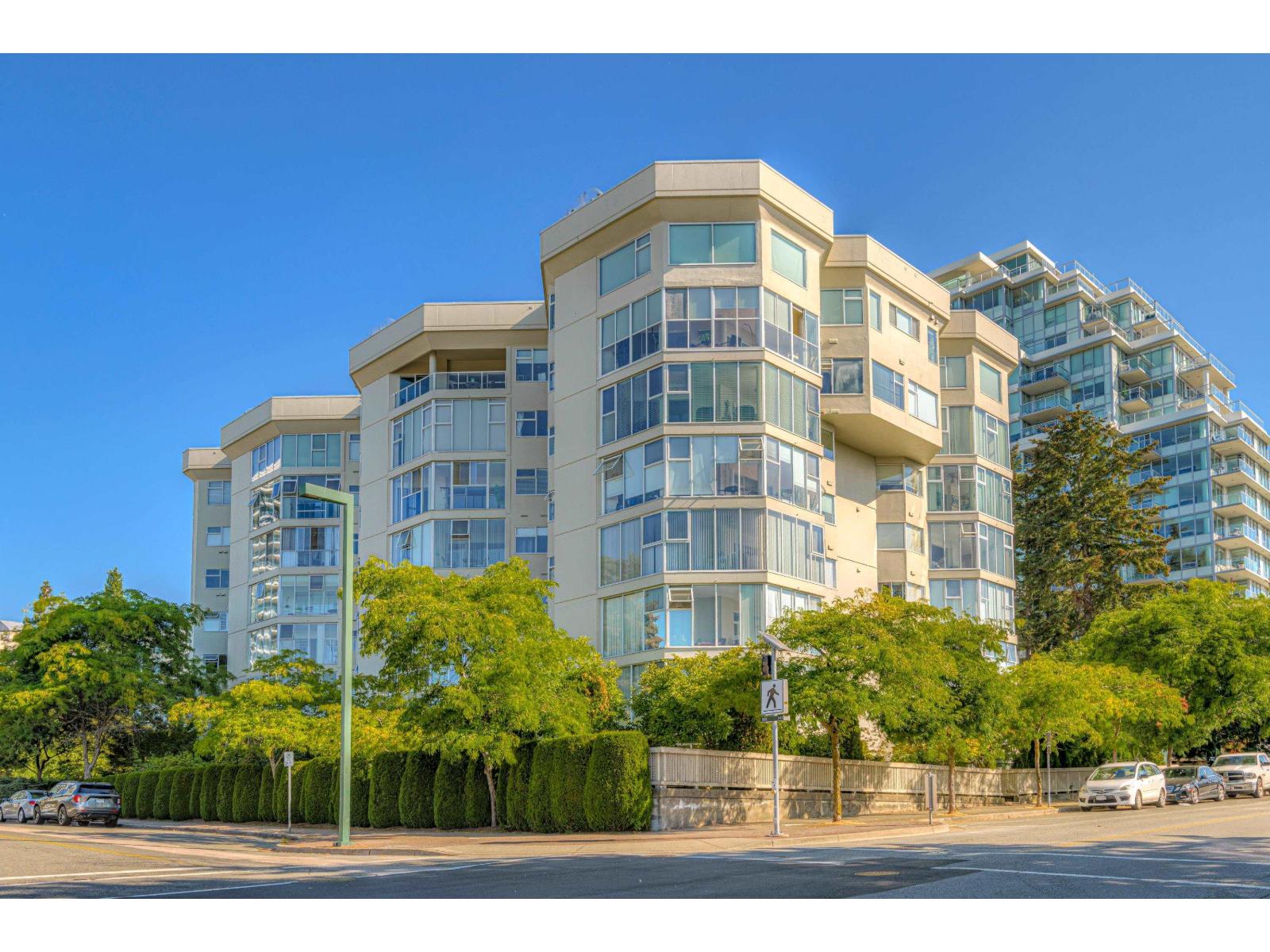 704 1442 FOSTER STREET, White Rock, British Columbia