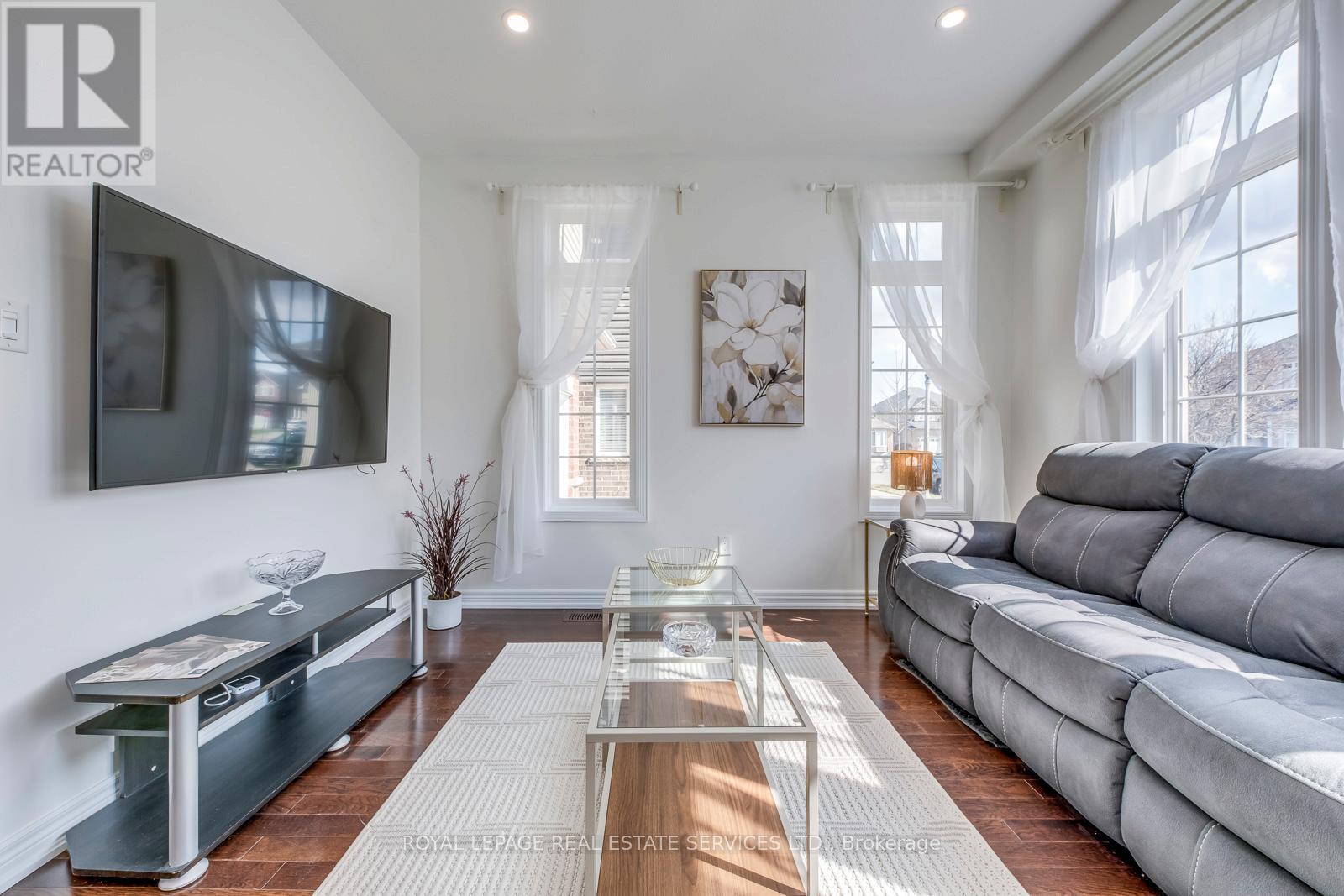 206 Brigadoon Drive, Hamilton (Gourley), Ontario  L9C 0B5 - Photo 6 - X12956946