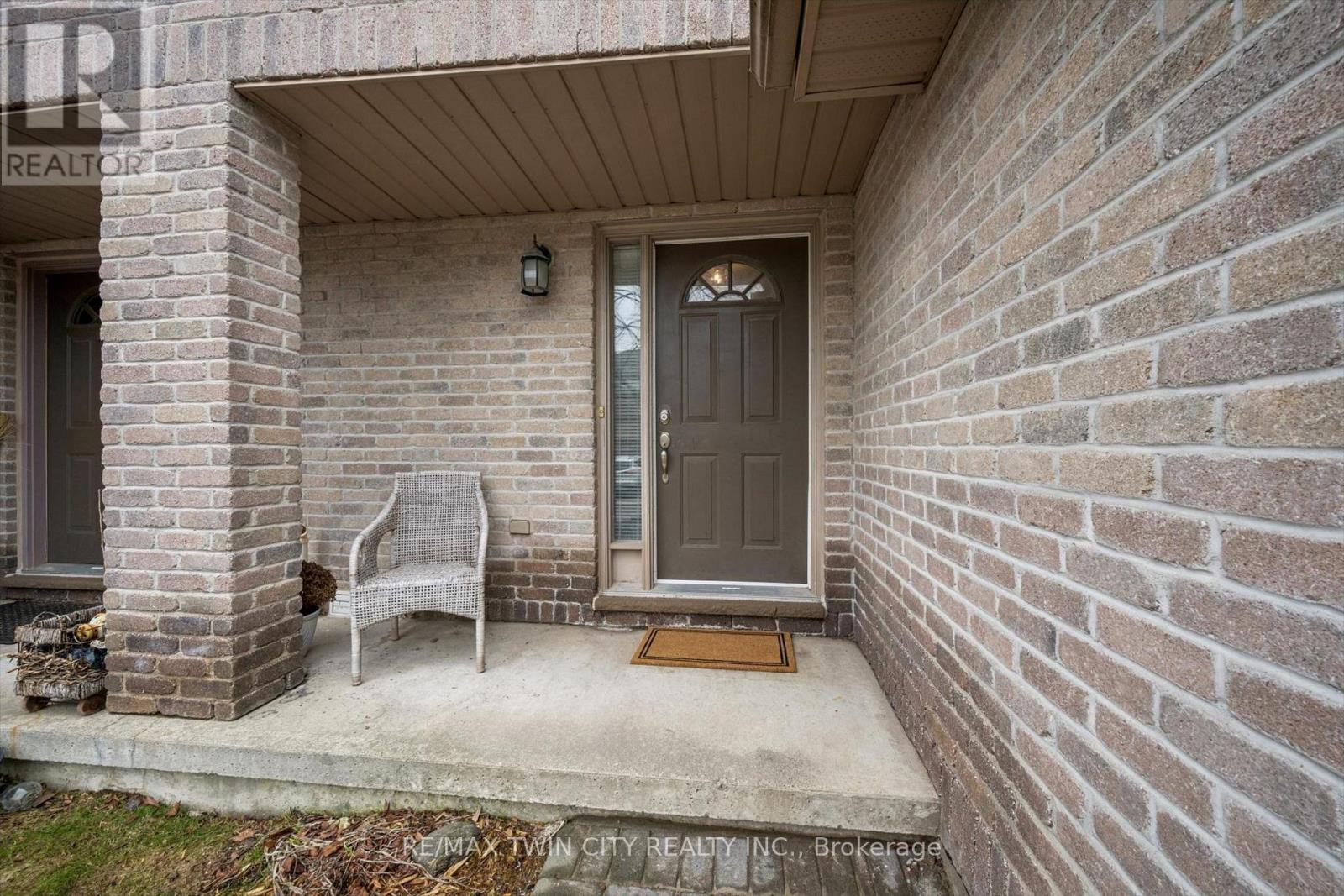 42 - 230 Blackhorne Drive, Kitchener, Ontario  N2E 1Z4 - Photo 2 - X12956970