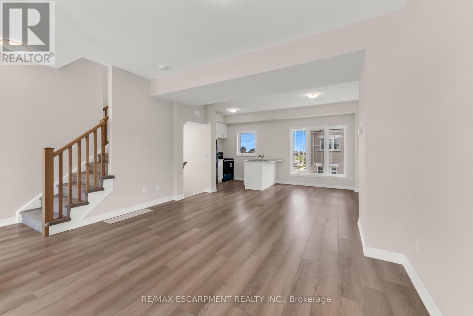 57 - 19 Picardy Drive, Hamilton, Ontario  L8J 0M7 - Photo 9 - X12957004