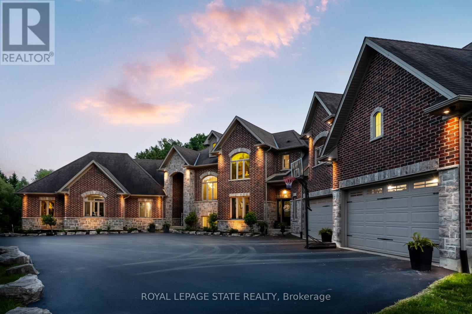 814 Binkley Road, Hamilton, Ontario  L9H 6V8 - Photo 5 - X12957042