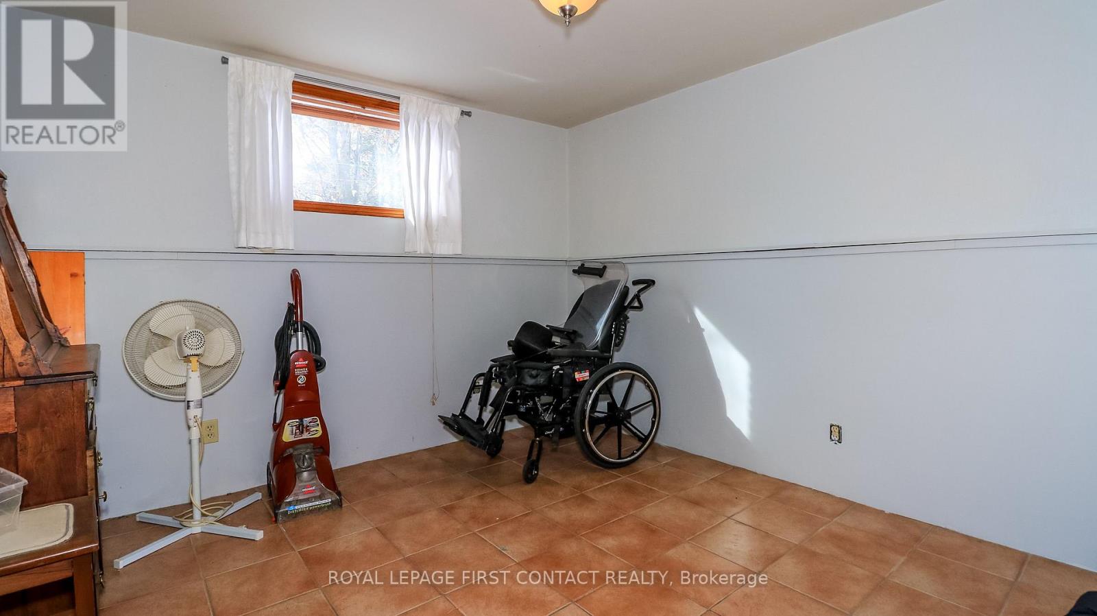 6237 2 Concession, Clearview, Ontario  L0M 1N0 - Photo 4 - S12817020