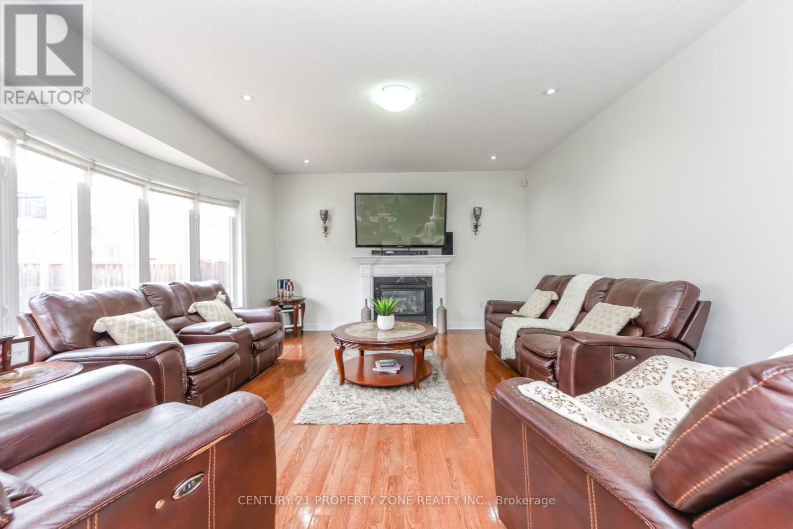 22 Jacksonville Drive, Brampton (Vales Of Castlemore), Ontario  L6P 2Z3 - Photo 16 - W12948228