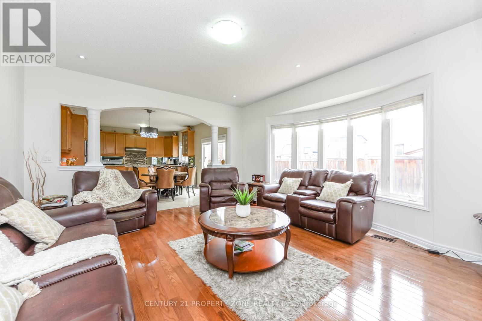 22 Jacksonville Drive, Brampton (Vales Of Castlemore), Ontario  L6P 2Z3 - Photo 17 - W12948228