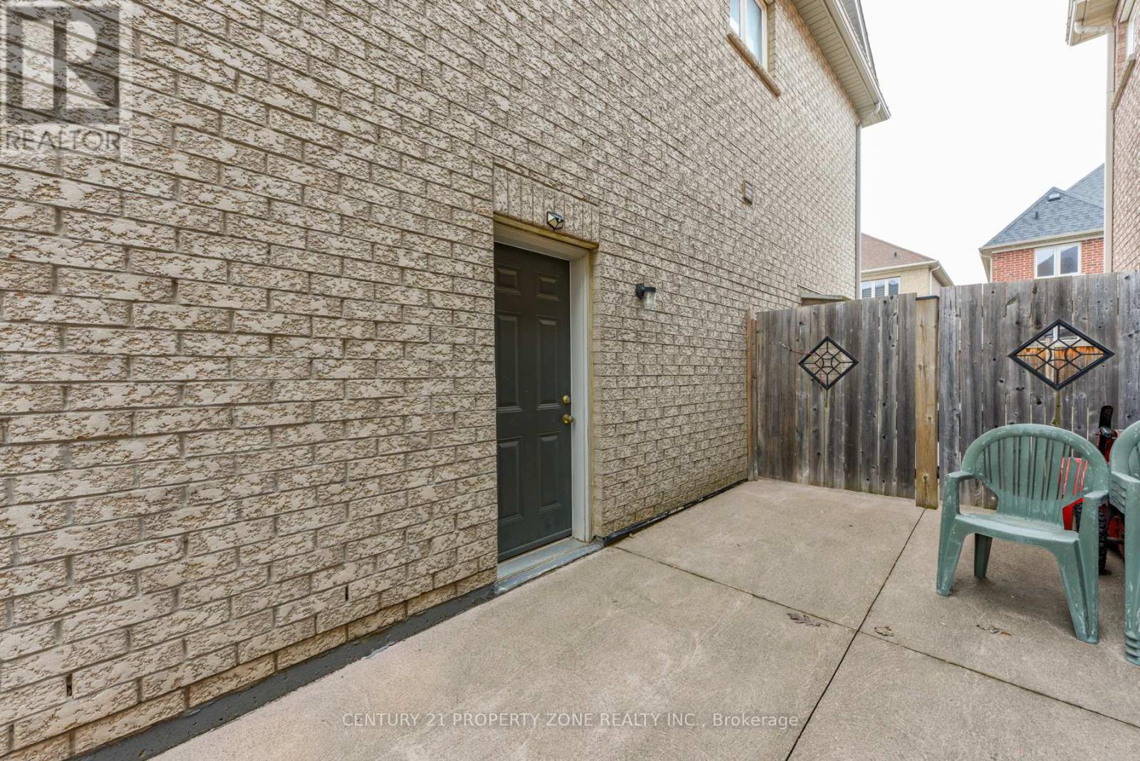 22 Jacksonville Drive, Brampton (Vales Of Castlemore), Ontario  L6P 2Z3 - Photo 33 - W12948228