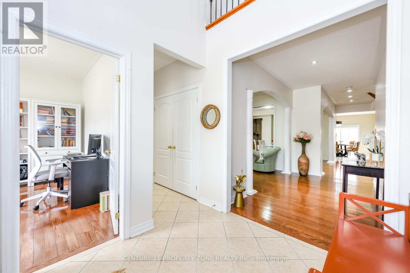 22 Jacksonville Drive, Brampton (Vales Of Castlemore), Ontario  L6P 2Z3 - Photo 7 - W12948228