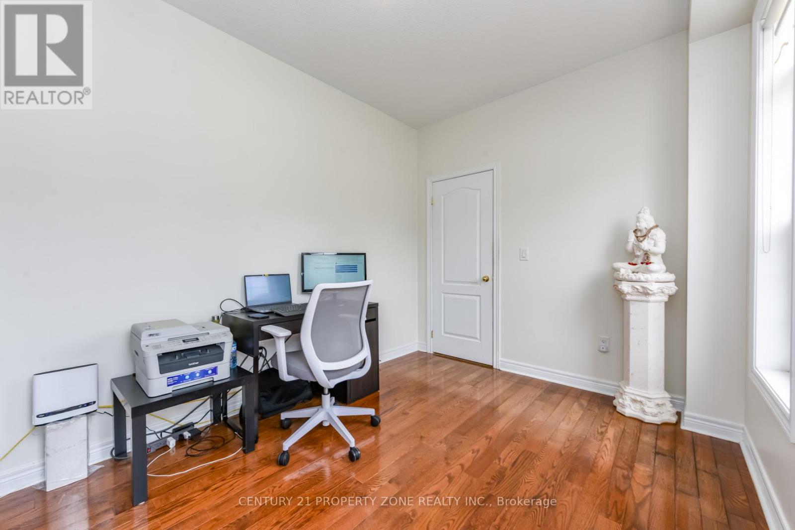 22 Jacksonville Drive, Brampton (Vales Of Castlemore), Ontario  L6P 2Z3 - Photo 4 - W12948228