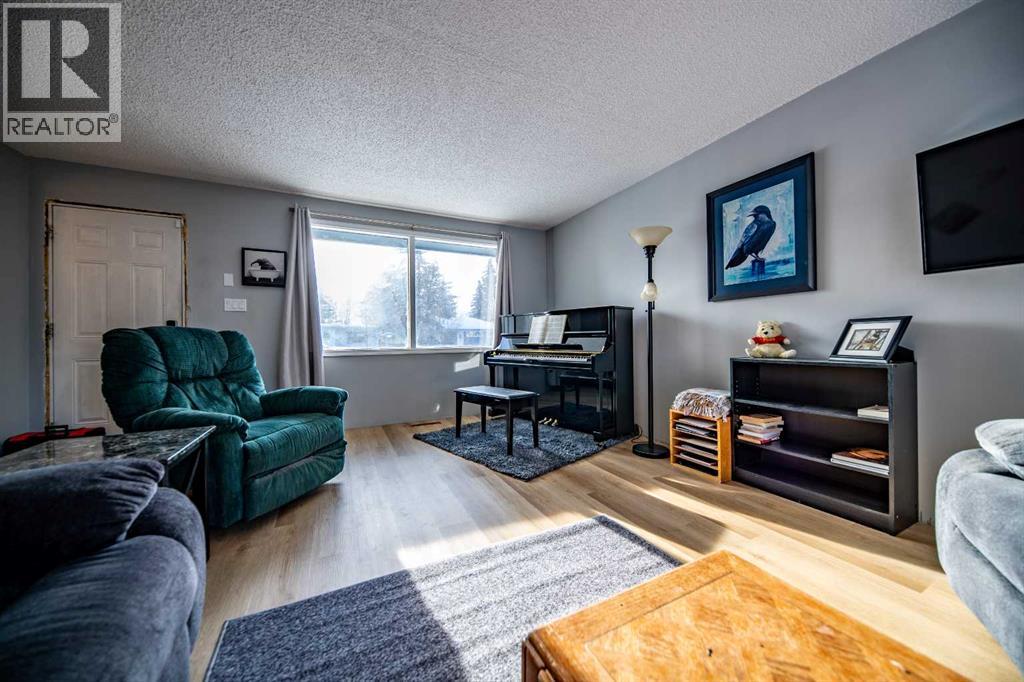 10226 111 Avenue, Grande Prairie, Alberta  T8V 1T8 - Photo 4 - A2284058