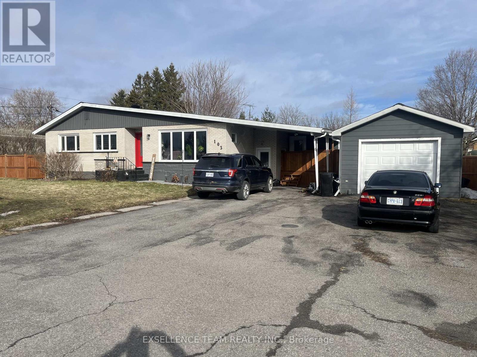 <h3>$589,900</h3><p>103 St. George Street W, North Glengarry, Ontario</p>