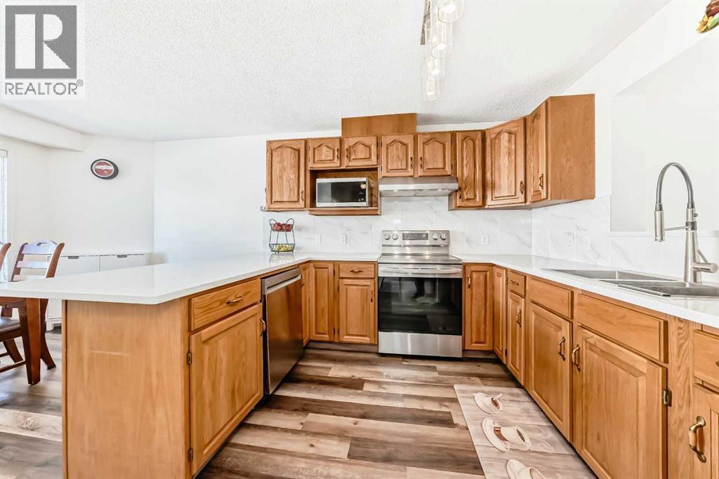 35 Kingsland Villas SW, Calgary, Alberta  T2V 5J9 - Photo 17 - A2297300