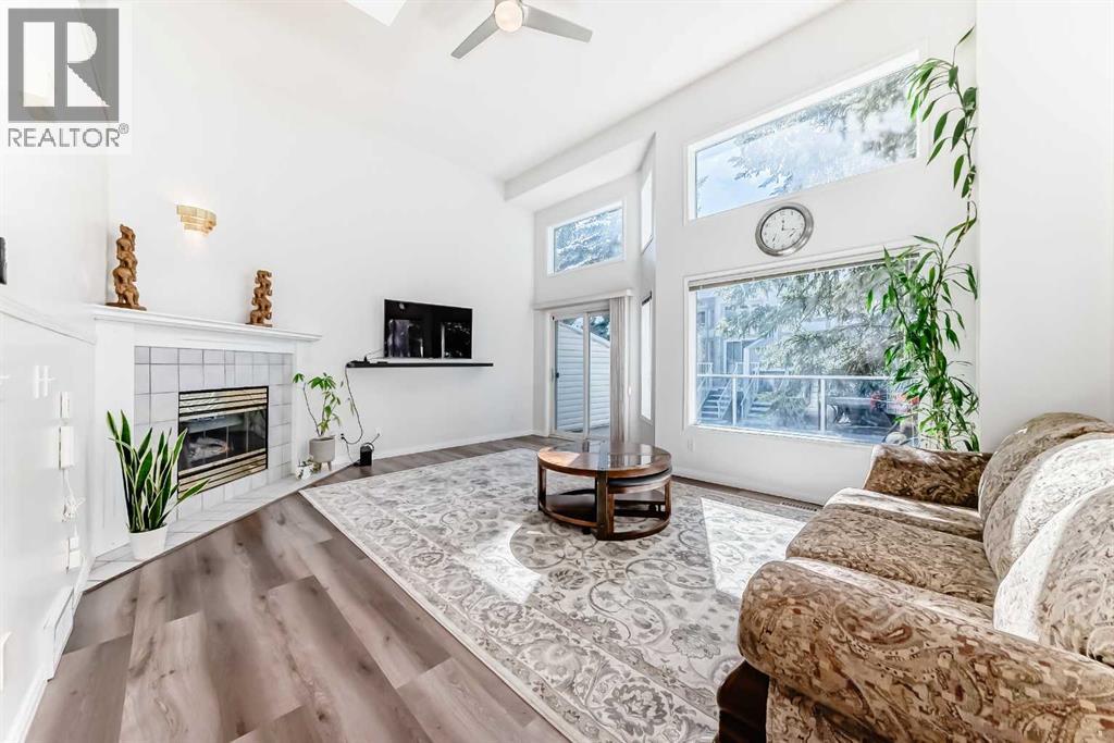 35 Kingsland Villas SW, Calgary, Alberta  T2V 5J9 - Photo 5 - A2297300