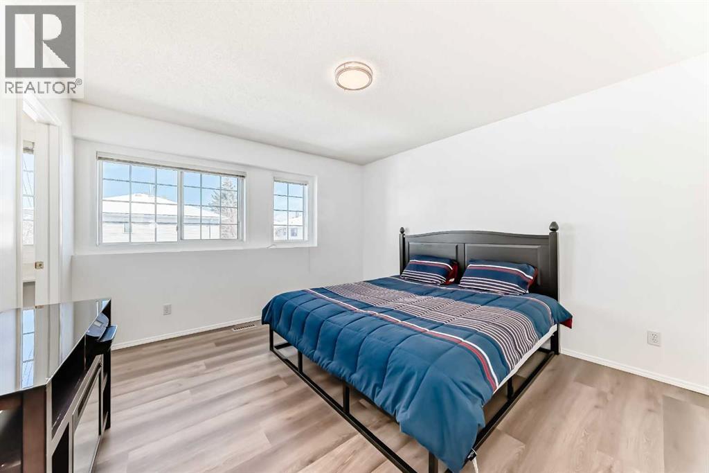 35 Kingsland Villas SW, Calgary, Alberta  T2V 5J9 - Photo 24 - A2297300