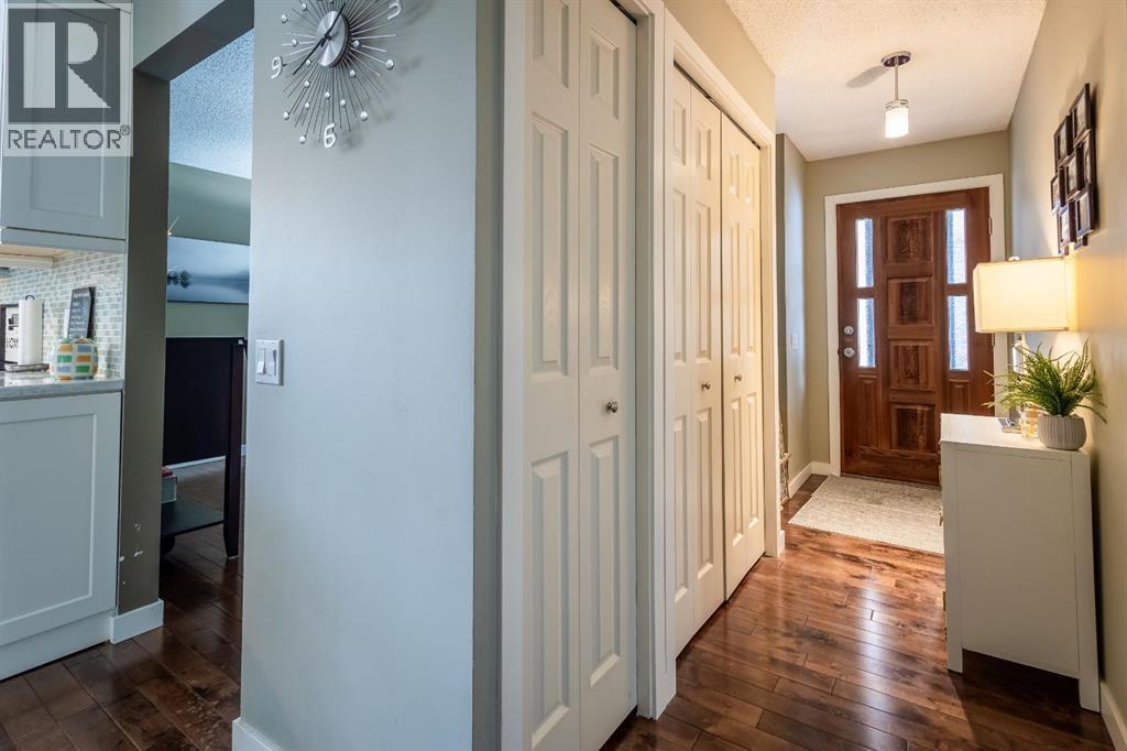 5617 Dalcastle Hill NW, Calgary, Alberta  T3A 2A2 - Photo 2 - A2297471