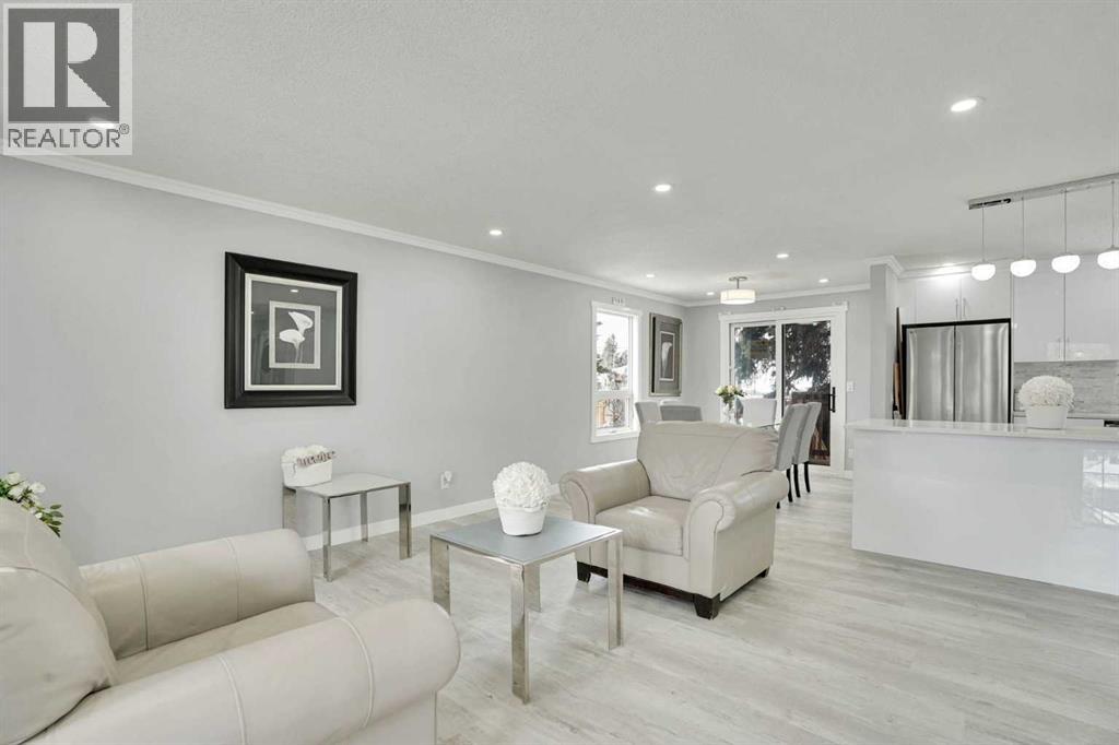 5036 Marshall Road Ne, Calgary, Alberta  T2A 2Y8 - Photo 4 - A2298403