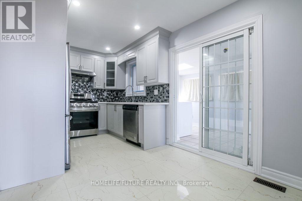 Main - 90 Mountland Drive, Toronto, Ontario  M1G 2P1 - Photo 4 - E12957082