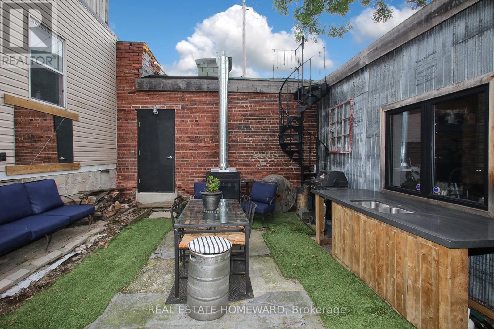 1233 Dundas Street E, Toronto, Ontario  M4M 1S4 - Photo 27 - E12957092