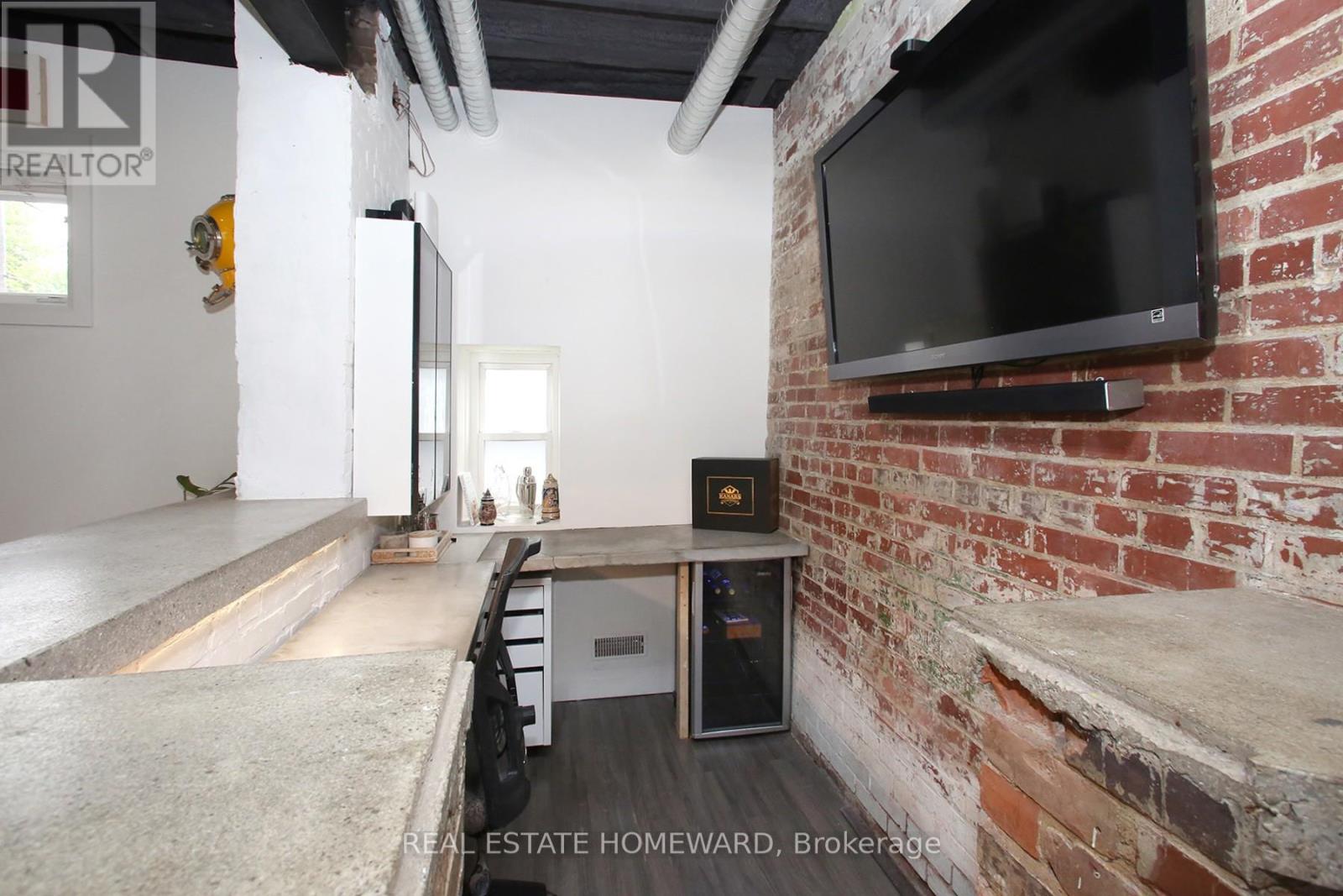 1233 Dundas Street E, Toronto, Ontario  M4M 1S4 - Photo 9 - E12957092