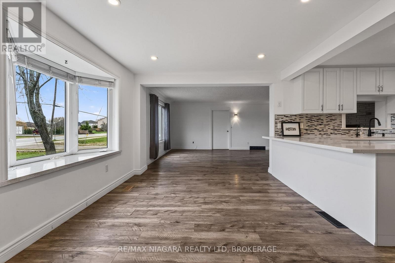 4284 Fly Road, Lincoln, Ontario  L0R 1G0 - Photo 13 - X12957084