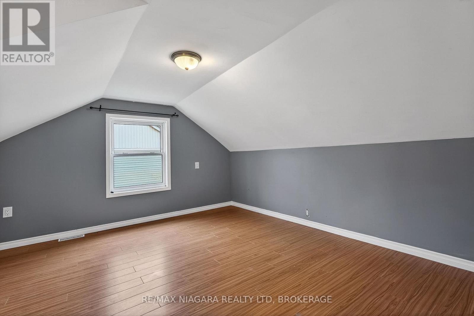 4284 Fly Road, Lincoln, Ontario  L0R 1G0 - Photo 15 - X12957084